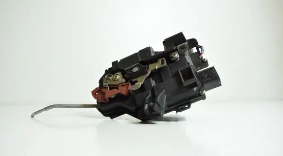 Audi A4 S4 B7 8E 8H Front door lock 8E0837016C