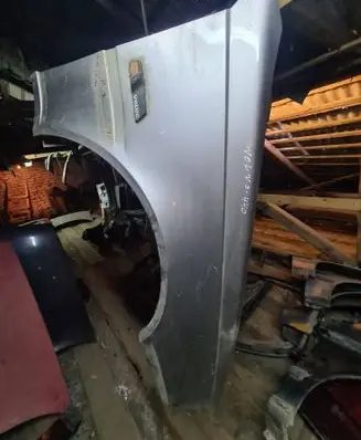 Volvo 440 Fender