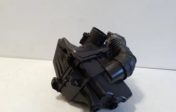 Toyota Yaris Cross Air filter box