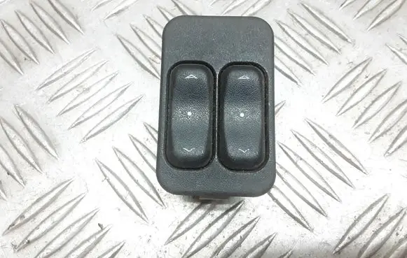 Opel Zafira A Electric window control switch 13363201