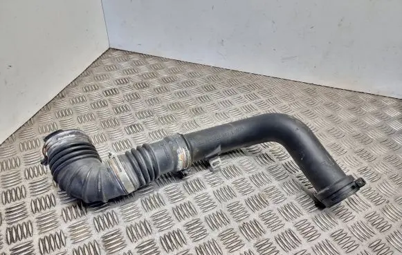 Air intake hose/pipe