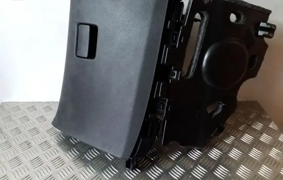 Opel Astra J Glove box 13262608