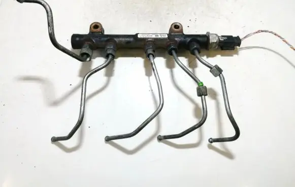 Ford Focus Fuel main line pipe 9685297580 968529758002