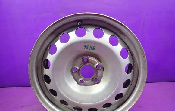 Volkswagen Golf IV R16 steel rim 1J0601027L