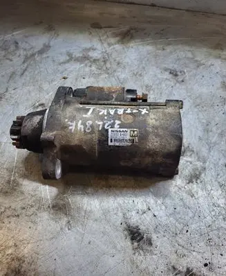 Nissan X-Trail T30 Starter motor 233008H801 M008T71471