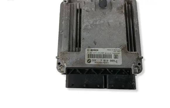 Volkswagen PASSAT B7 Engine control unit/module 0281015233 7810909 031667804