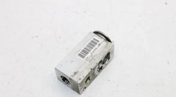 Nissan NV300 Air conditioning (A/C) expansion valve T1033442F