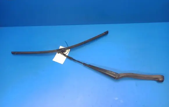 Mercedes-Benz E W212 Front wiper blade arm A2128201344