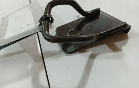 Peugeot 307 Front door lock loop/hook striker 