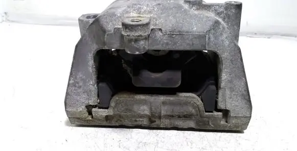 Volkswagen Touran I Engine mount bracket 1K0199262
