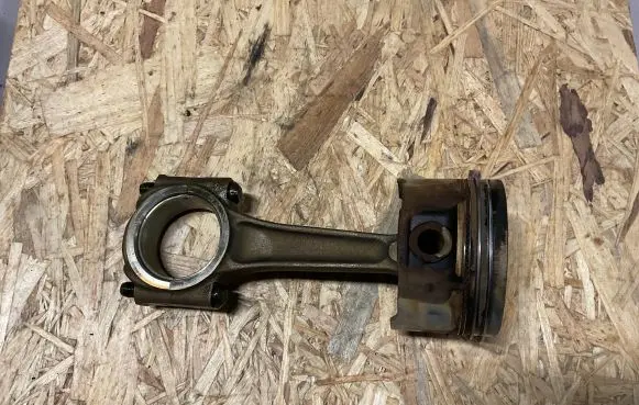 Peugeot 307 Piston with connecting rod