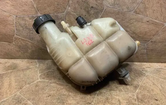 Coolant expansion tank/reservoir
