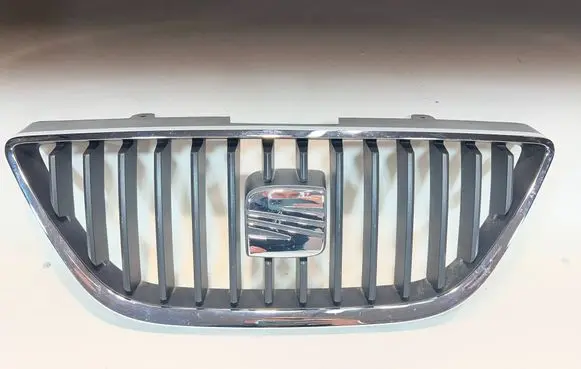 Seat Ibiza IV (6J,6P) Front grill 6J0853651