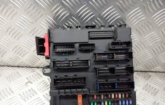 Opel Vectra C Fuse box cover 460023260