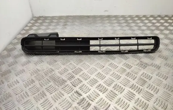 Front bumper lower grill