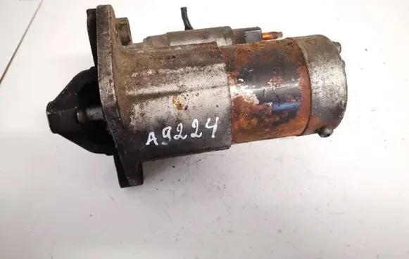 Nissan Note (E11) Starter motor 8200584675 m000t8788