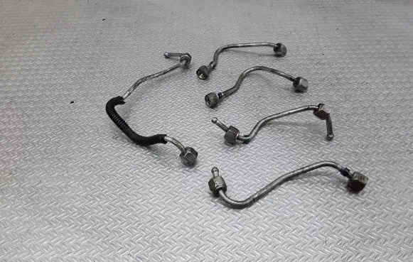 Mazda CX-7 Fuel injector supply line/pipe 