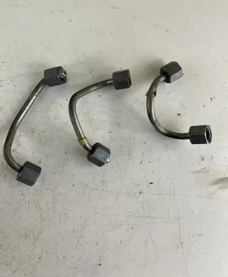Fuel injector supply line/pipe
