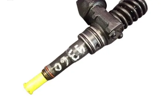 Volkswagen PASSAT B5.5 Fuel injector 