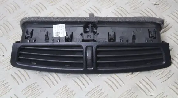 Ford Kuga II Dash center air vent grill AM51R01815AC