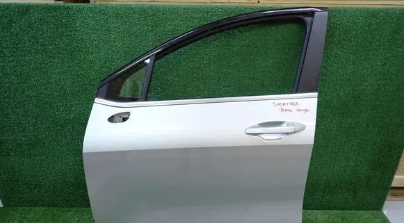 KIA Sportage Front door