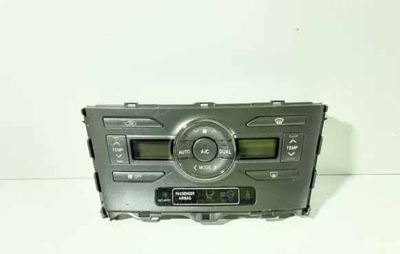 Toyota Auris 150 Climate control unit 5590002220B 7J106110110FA