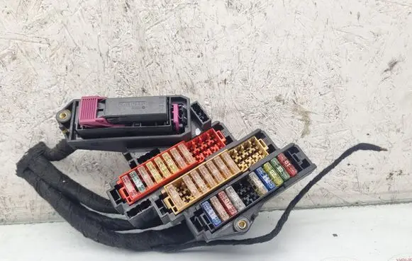 Audi Q7 4L Fuse module 8K0941824