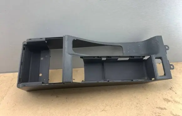 BMW 3 E46 Center console 8213680