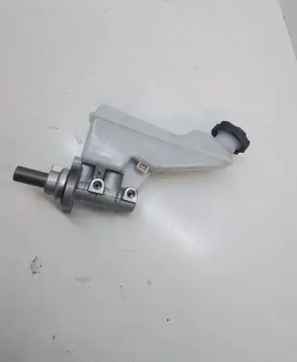 Brake fluid reservoir