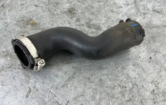 Audi Q7 4L Intercooler hose/pipe 7L8145979