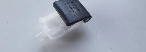 Toyota Yaris Engine bonnet (hood) release handle