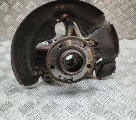 Volvo V70 Front wheel hub 31201285