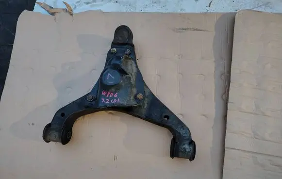 Mercedes-Benz Sprinter W906 Front lower control arm/wishbone