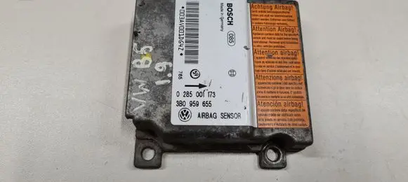Volkswagen PASSAT B5 Airbag control unit/module 0285001173 3B0959655