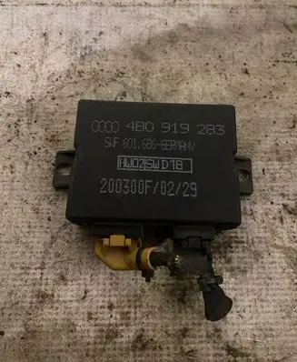 Audi A6 S6 C5 4B Parking PDC control unit/module 4B0919283 601686 00300F022