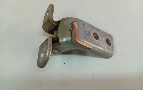 Toyota Corolla Verso AR10 Front door upper hinge 