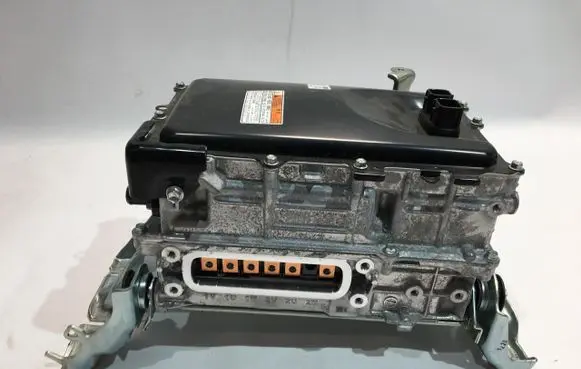 Toyota C-HR I Voltage converter inverter G9200-47331