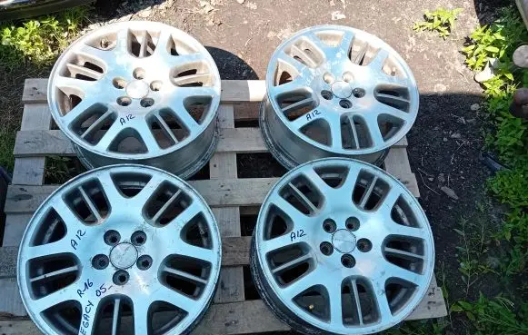 Subaru Legacy R16 alloy rim 