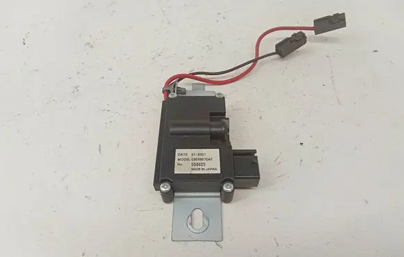 Chrysler 300 - 300C Aerial antenna amplifier 05059070AF
