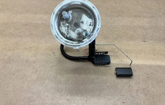 BMW 5 E60 E61 Fuel level sensor 6765849 058030304 785081