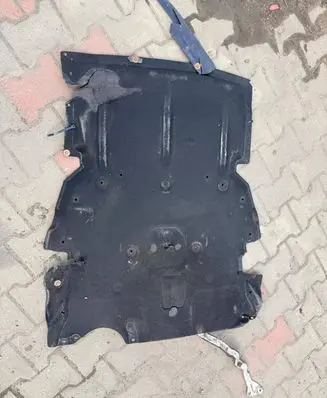 BMW 1 F20 F21 Engine splash shield/under tray 7241814