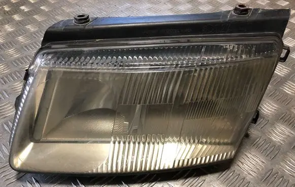 Volkswagen PASSAT B5 Headlight/headlamp 14742500