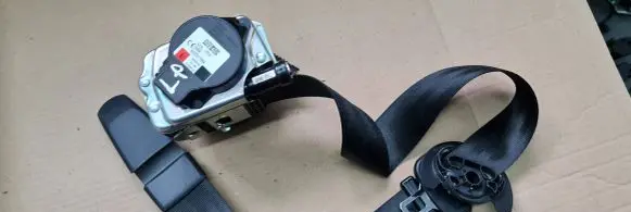 Audi A4 S4 B9 Front seatbelt 8W0857705