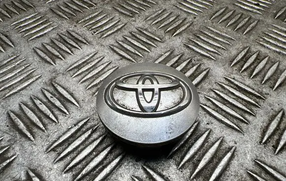 Toyota Corolla Verso E121 Original wheel cap 0030281
