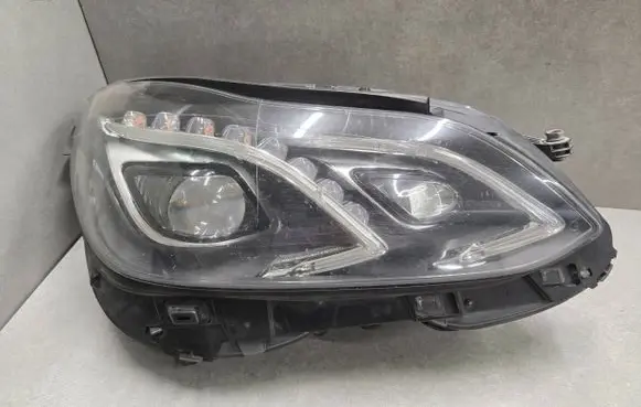 Mercedes-Benz E W212 Headlight/headlamp A21282024