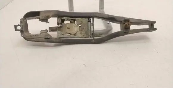 BMW 3 E46 Front door exterior handle/bracket 8216122
