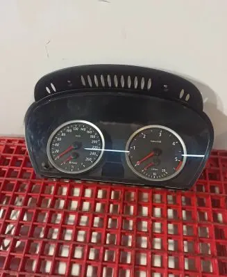 BMW 5 E60 E61 Speedometer (instrument cluster) 6958600 110080213
