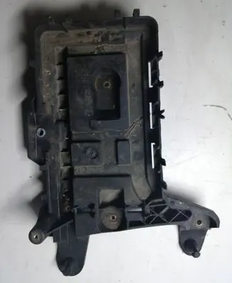 Volkswagen Golf VI Battery tray 1KM915333