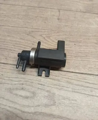 Seat Ibiza III (6L) Turbo solenoid valve 1J0906627 72290320