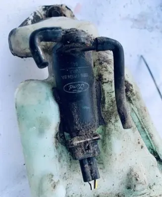 Ford Focus Windscreen/windshield washer pump 93bb17k624ba